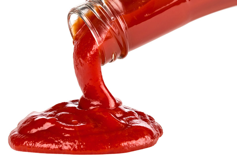 ketchup-pour